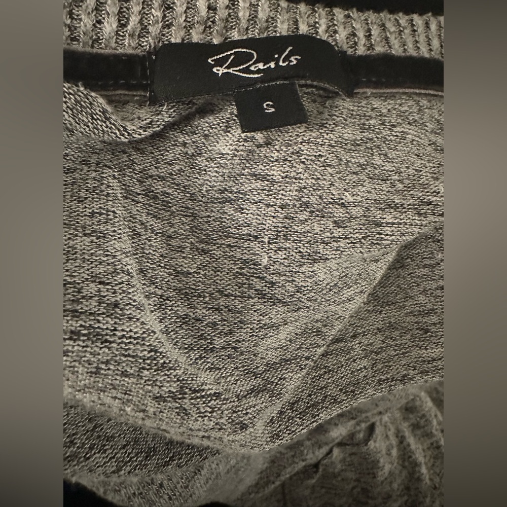 Rails Gray Top Size: Small - image 2